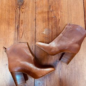NWOT NINE WEST leather bootie
